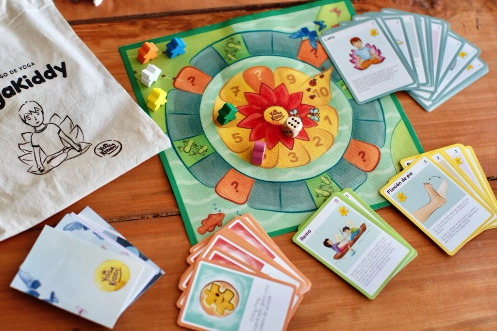 Jeu complet de yoga pour enfants YogaKiddy avec plateau et cartes