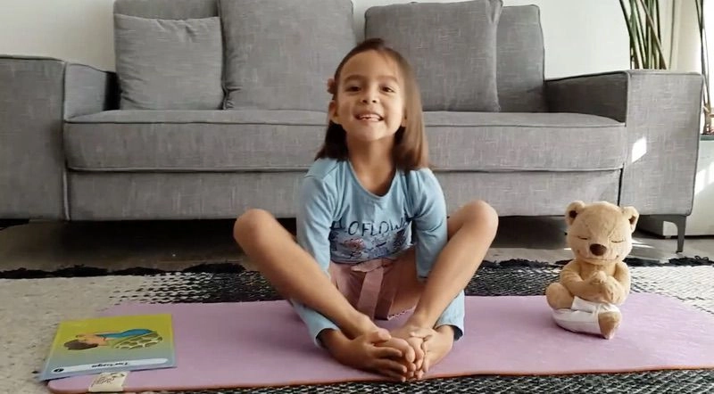 La Posture de la Tortue : Yoga Enfant Amusant et Créatif par Luz