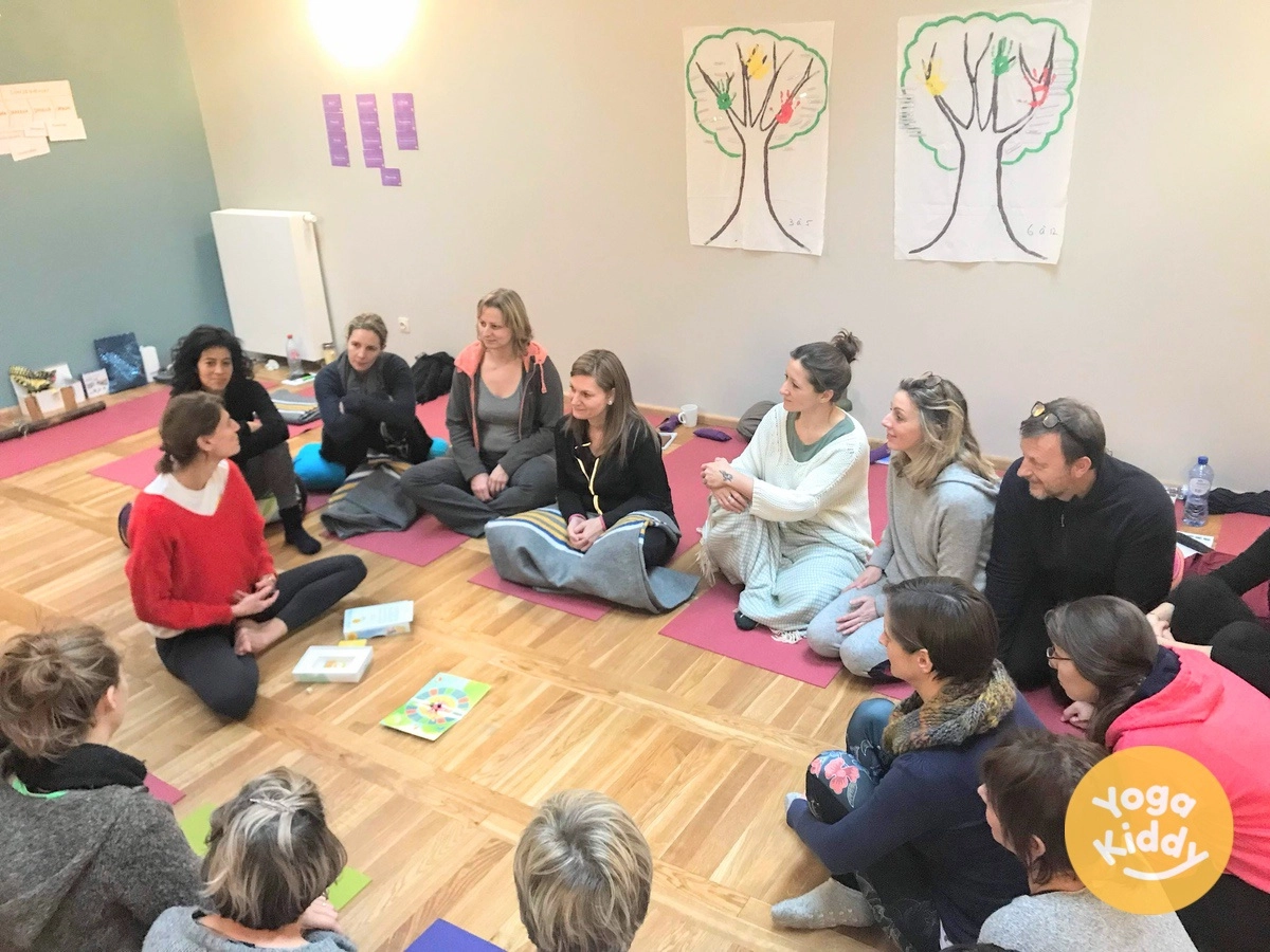 Formation en Yoga pour Enfants à Bruxelles: 11 Moments Inoubliables